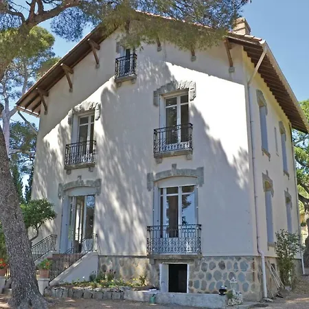 Holiday Boulouris Ab 1453